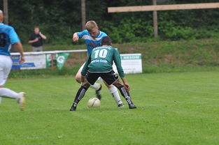 爱游戏官网-中国足球比赛中变阵时机选择与临场判断能力研究，足球比赛阵型演变的几个阶段